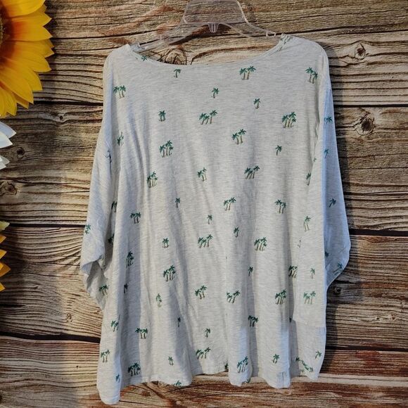 "Serengeti " Woman's long sleeve top Size: 3X gray/palmtrees Pre-owned - Picture 4 of 5
